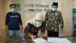 Forkammi Hadiri Serah Terima Bantuan APD untuk Tenaga Medis